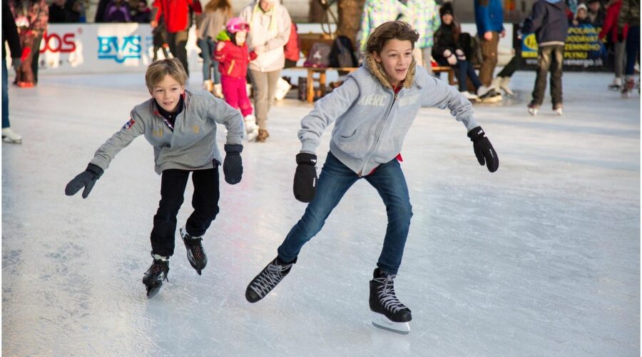 ice-skating-235547_1280
